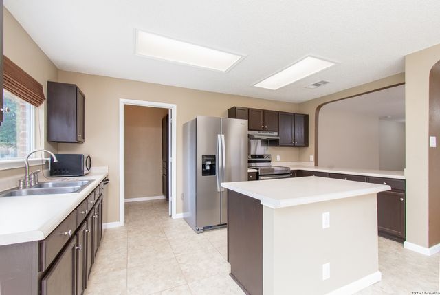 851 CAMEL BACK DR, New Braunfels, TX 78130
