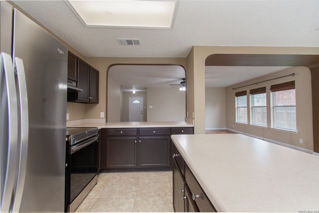 851 CAMEL BACK DR, New Braunfels, TX 78130