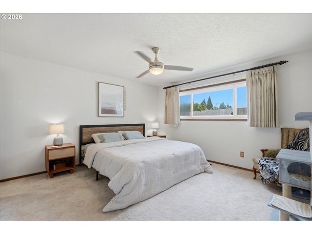 2321 Se SPRUCE St, Hillsboro, OR 97123