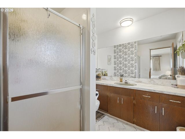 2321 Se SPRUCE St, Hillsboro, OR 97123