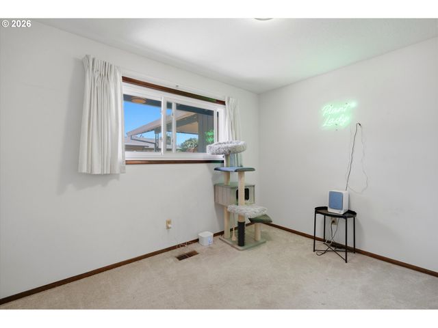 2321 Se SPRUCE St, Hillsboro, OR 97123