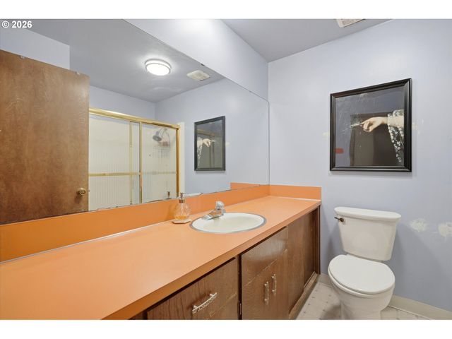 2321 Se SPRUCE St, Hillsboro, OR 97123