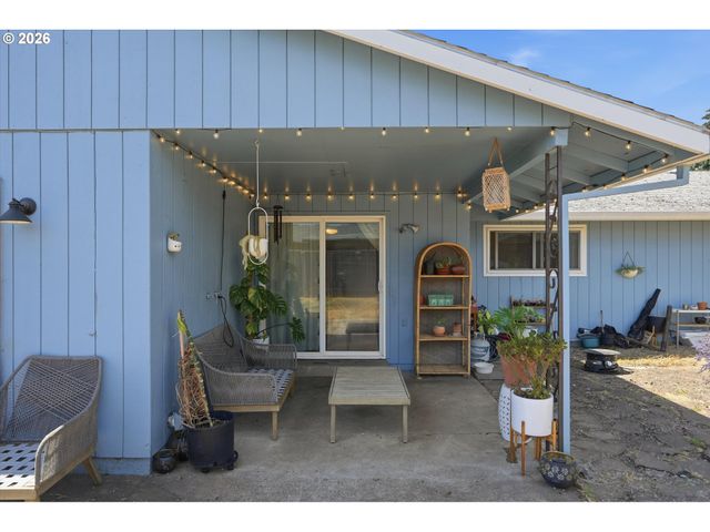 2321 Se SPRUCE St, Hillsboro, OR 97123