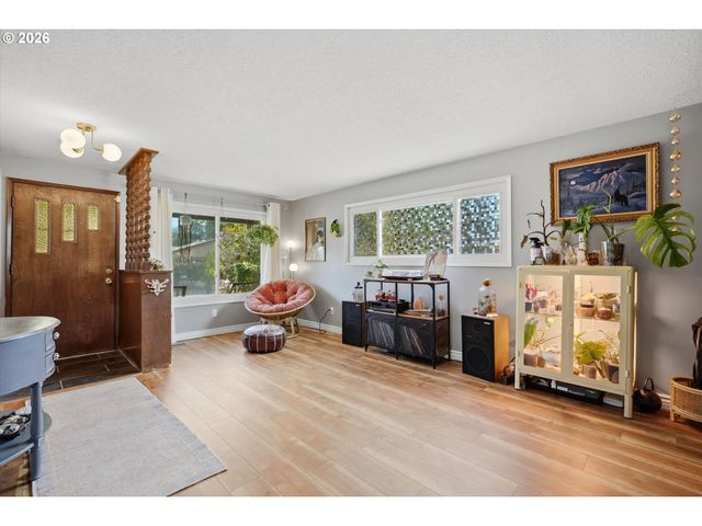 2321 Se SPRUCE St, Hillsboro, OR 97123