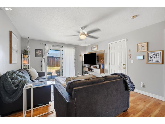 2321 Se SPRUCE St, Hillsboro, OR 97123