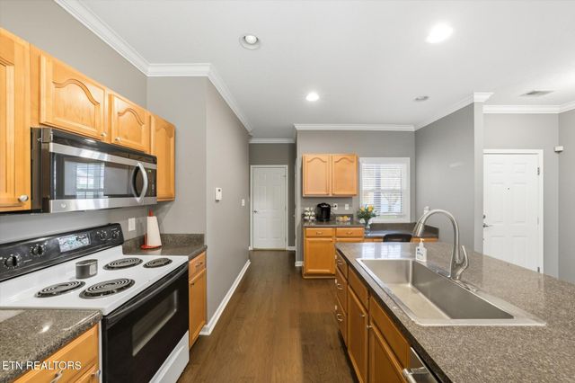 7113 Winter Oaks Way 13, Knoxville, TN 37918