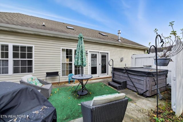 7113 Winter Oaks Way 13, Knoxville, TN 37918