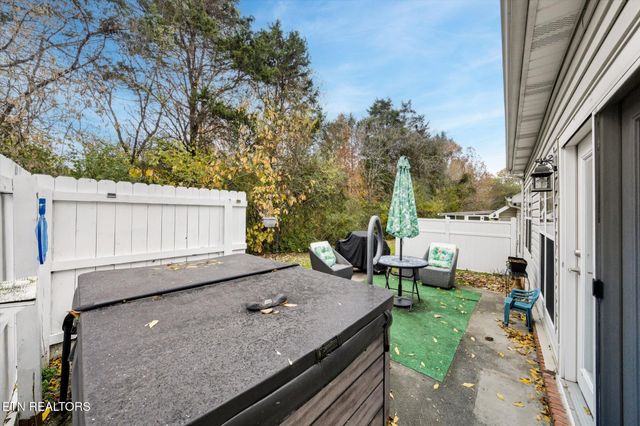 7113 Winter Oaks Way 13, Knoxville, TN 37918