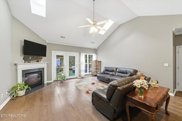 7113 Winter Oaks Way 13, Knoxville, TN 37918