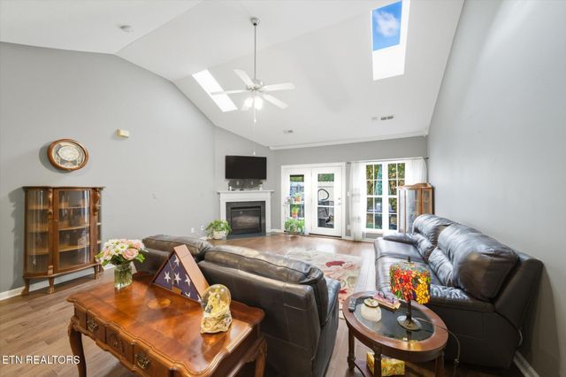 7113 Winter Oaks Way 13, Knoxville, TN 37918