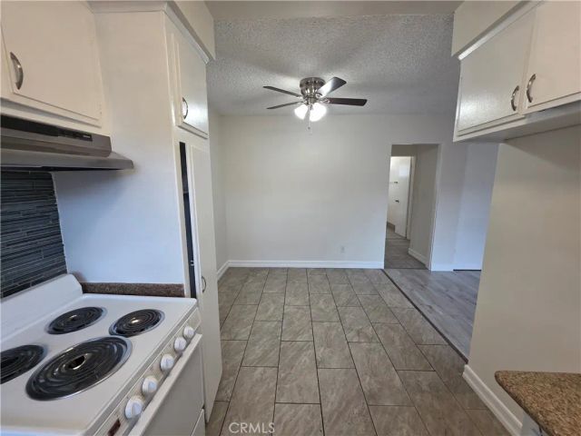 15436 Vanowen 9, Van Nuys, CA 91406
