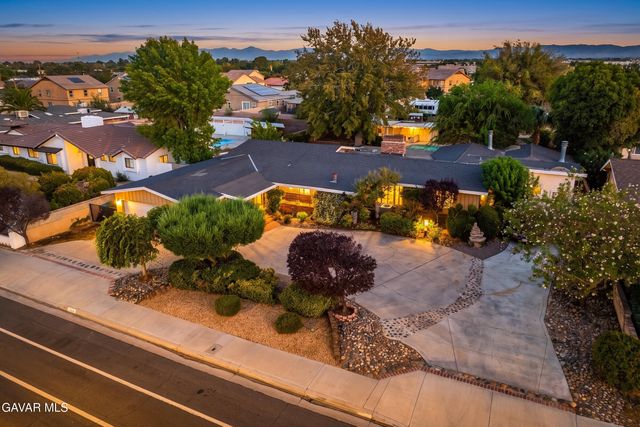 1734 W Lancaster Boulevard, Lancaster, CA 93534