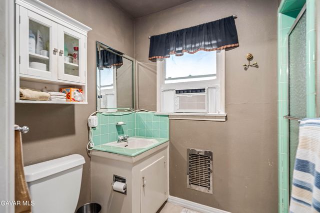 1734 W Lancaster Boulevard, Lancaster, CA 93534