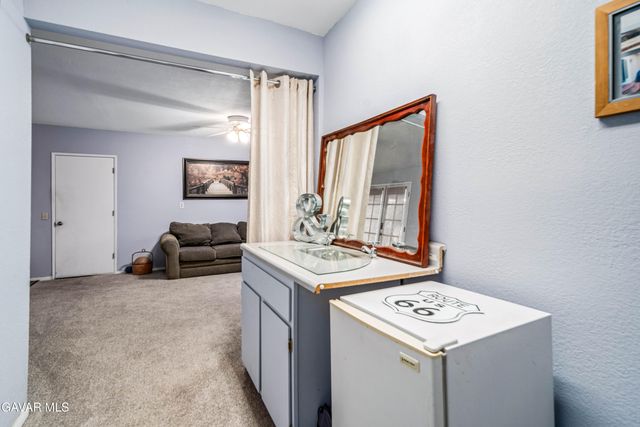 1734 W Lancaster Boulevard, Lancaster, CA 93534