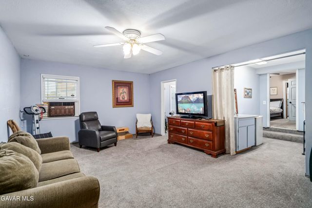 1734 W Lancaster Boulevard, Lancaster, CA 93534