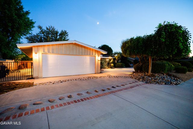 1734 W Lancaster Boulevard, Lancaster, CA 93534