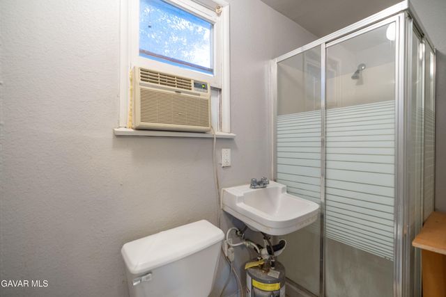 1734 W Lancaster Boulevard, Lancaster, CA 93534