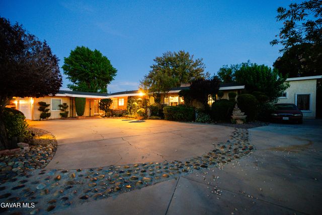 1734 W Lancaster Boulevard, Lancaster, CA 93534