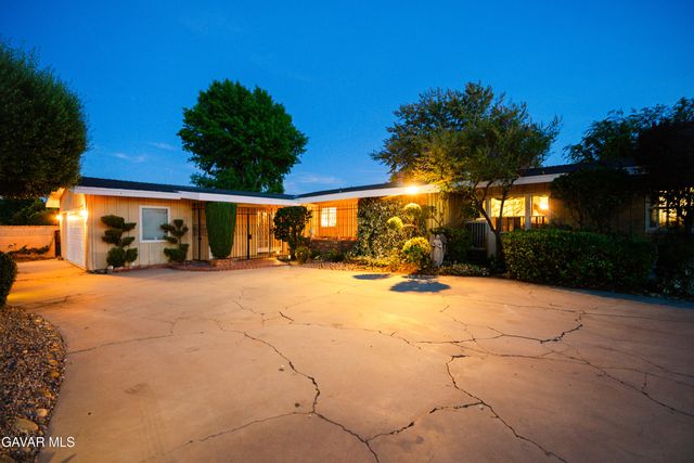 1734 W Lancaster Boulevard, Lancaster, CA 93534
