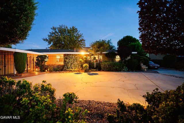 1734 W Lancaster Boulevard, Lancaster, CA 93534