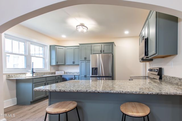 407 & 409 Poplar Street, Bristol, TN 37620