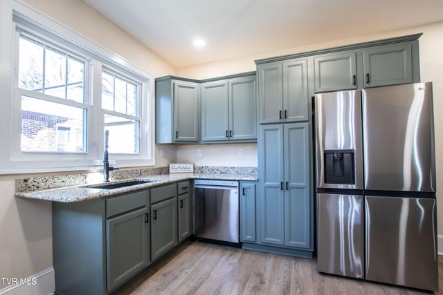 407 & 409 Poplar Street, Bristol, TN 37620