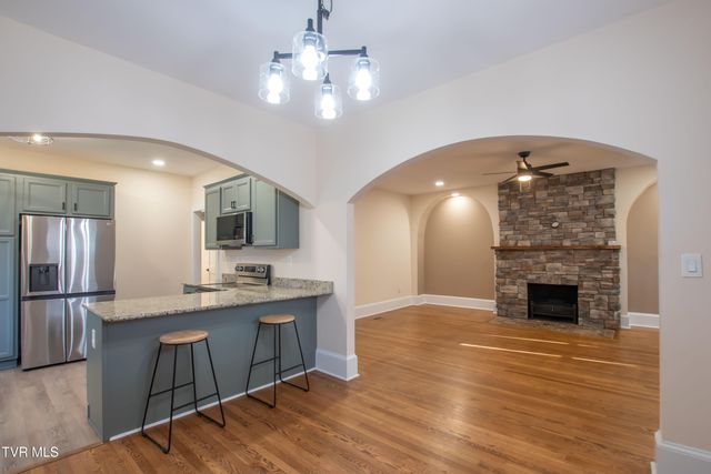 407 & 409 Poplar Street, Bristol, TN 37620