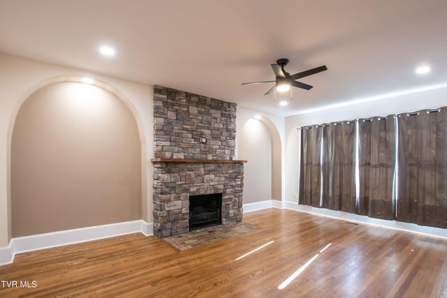 407 & 409 Poplar Street, Bristol, TN 37620