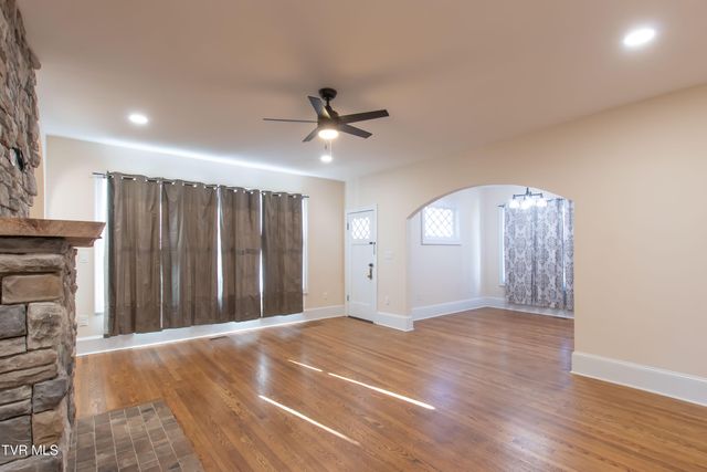 407 & 409 Poplar Street, Bristol, TN 37620