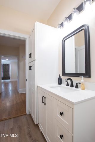 407 & 409 Poplar Street, Bristol, TN 37620