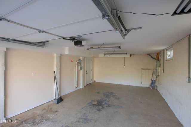 407 & 409 Poplar Street, Bristol, TN 37620