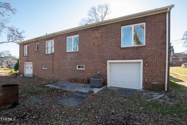 407 & 409 Poplar Street, Bristol, TN 37620