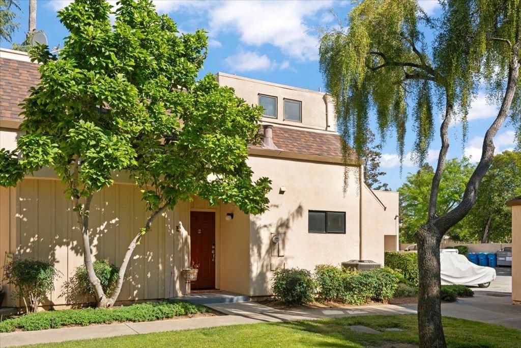 Image 1 of property listing at 8170 Westwood Drive 15, Gilroy, CA 95020