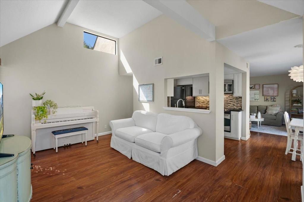 Image 13 of property listing at 8170 Westwood Drive 15, Gilroy, CA 95020