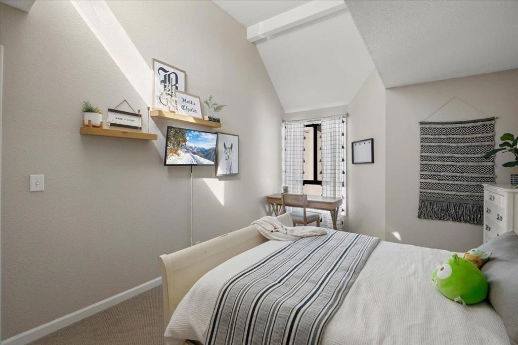 Image 21 of property listing at 8170 Westwood Drive 15, Gilroy, CA 95020