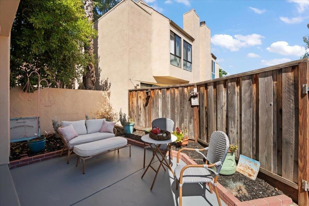 Image 28 of property listing at 8170 Westwood Drive 15, Gilroy, CA 95020