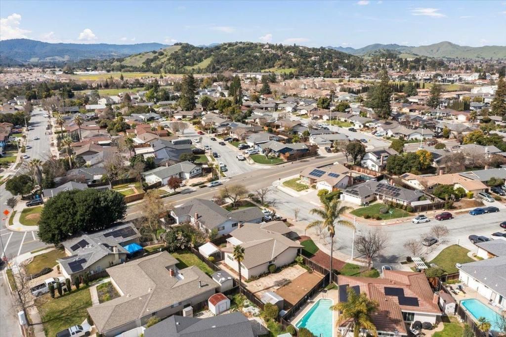 Image 30 of property listing at 8170 Westwood Drive 15, Gilroy, CA 95020