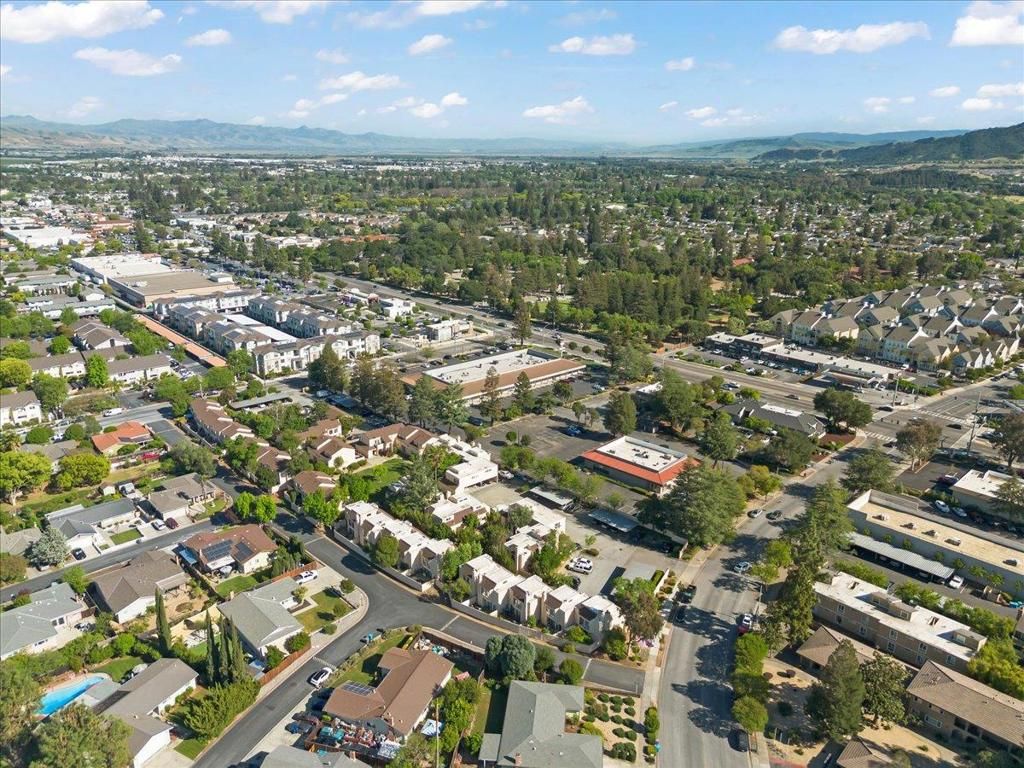 Image 32 of property listing at 8170 Westwood Drive 15, Gilroy, CA 95020