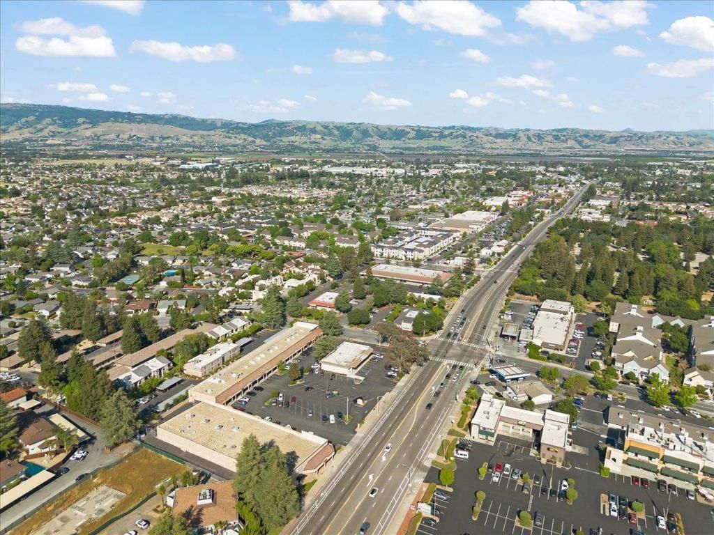 Image 33 of property listing at 8170 Westwood Drive 15, Gilroy, CA 95020