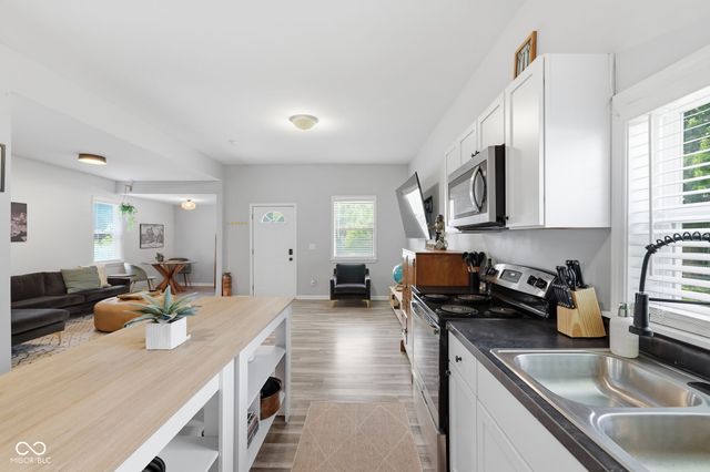 828 River Avenue, Indianapolis, IN 46221