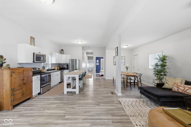 828 River Avenue, Indianapolis, IN 46221