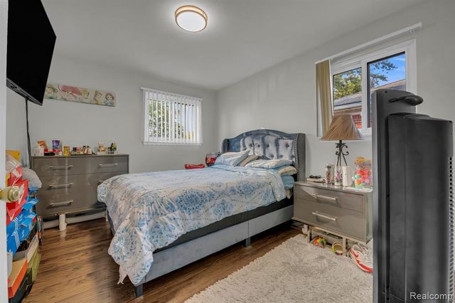 24880 Warrington Avenue, Eastpointe, MI 48021