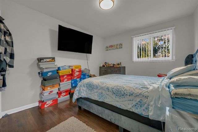 24880 Warrington Avenue, Eastpointe, MI 48021