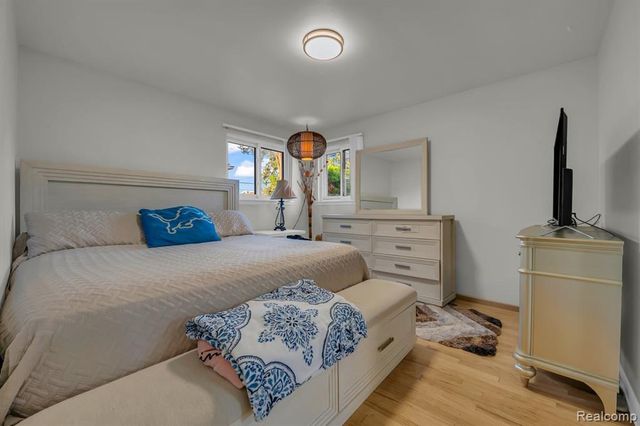 24880 Warrington Avenue, Eastpointe, MI 48021