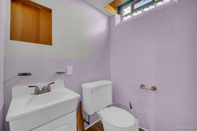 24880 Warrington Avenue, Eastpointe, MI 48021