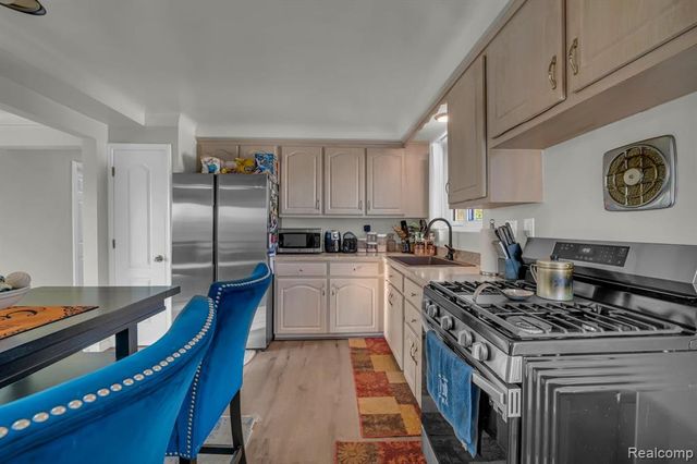 24880 Warrington Avenue, Eastpointe, MI 48021