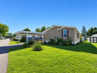 2428 Dolphin Drive, Maplewood, MN 55119