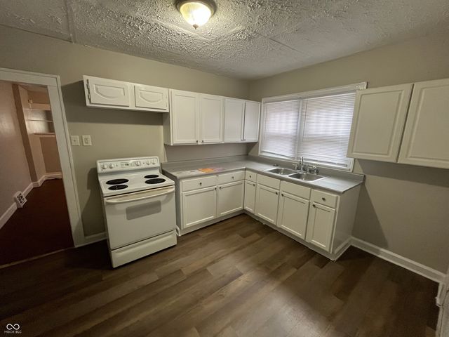 4218 Carrollton Avenue, Indianapolis, IN 46205