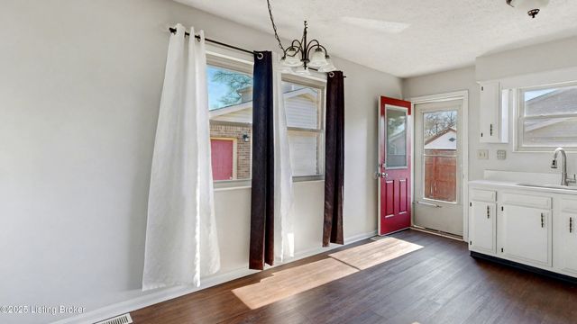 8209 Vaughn Mill Rd, Louisville, KY 40228