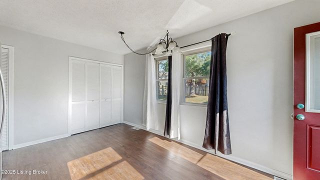 8209 Vaughn Mill Rd, Louisville, KY 40228